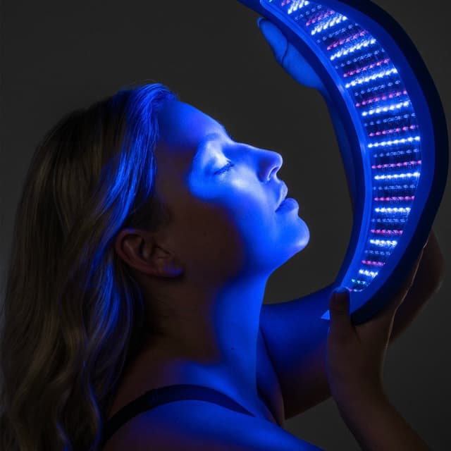 8 LED light therapy sessions 